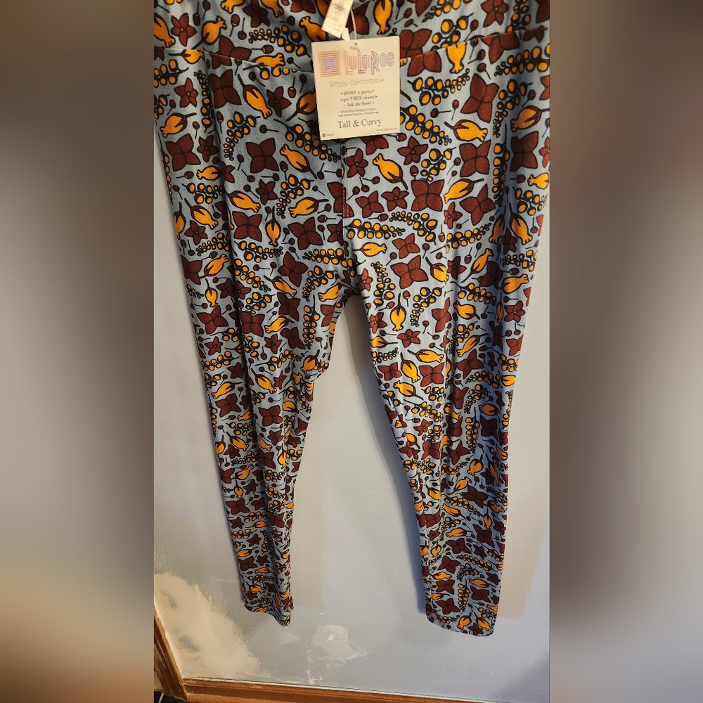 🍉NWT LuLaRoe Blue and Orange Floral Leggings